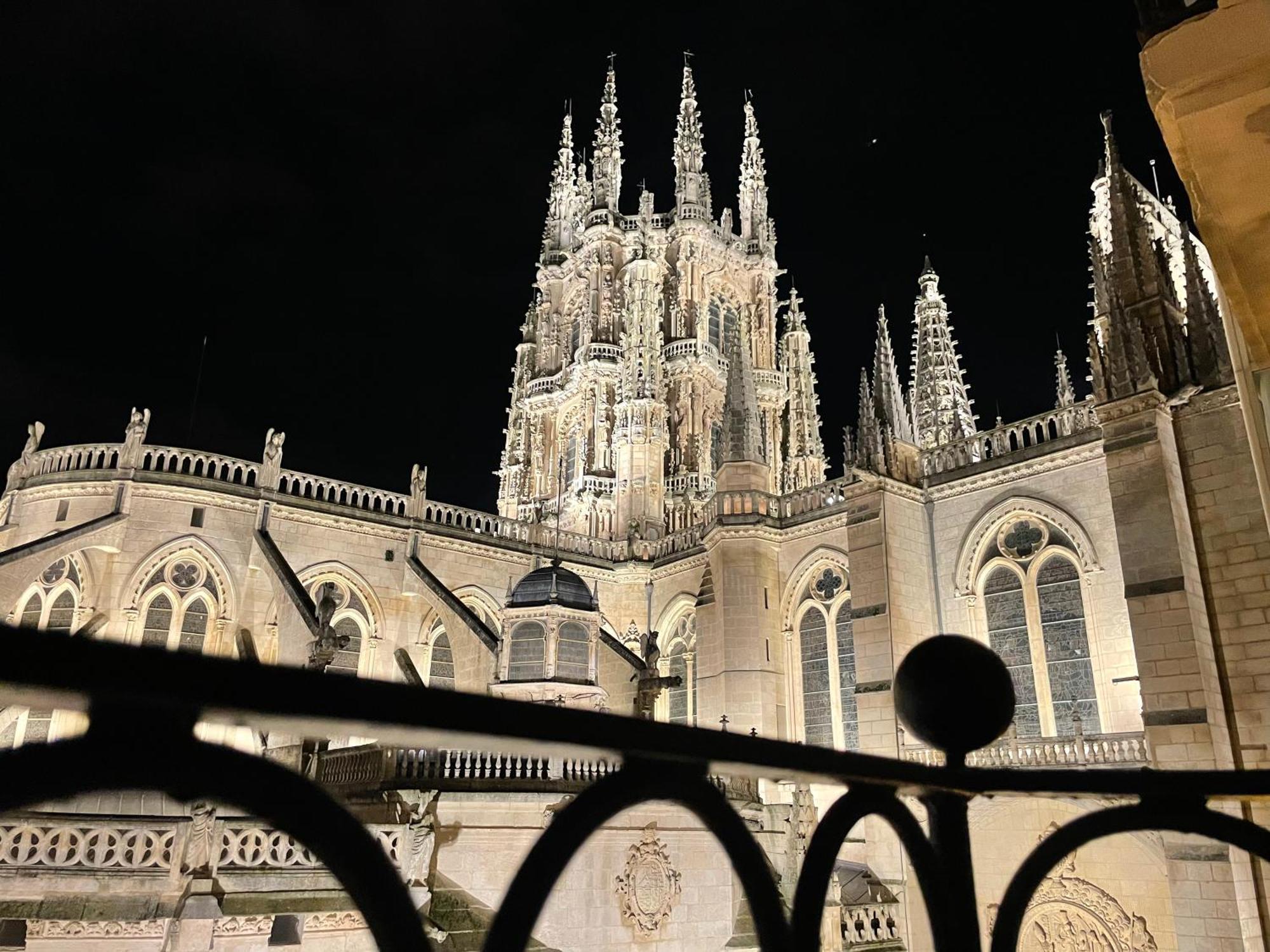 Tocando La Catedral By Exclusive Burgos Apartments Exteriör bild